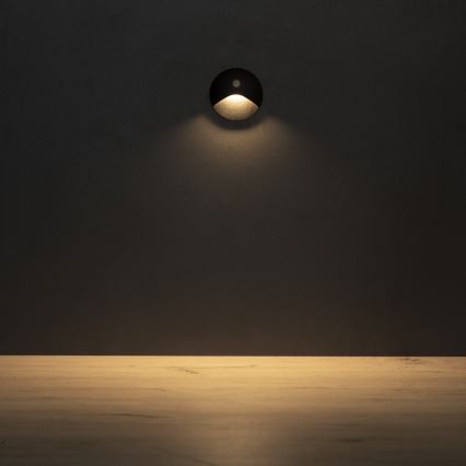 LED trapparmatur med rörelse- och skymningssensor EXIN LED/2,5W/230V 3000K IP65 svart rund