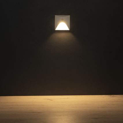 LED-trapparmatur med rörelse- och skymningssensor EXIN LED/2,5W/230V 3000K IP65 vit, fyrkantig