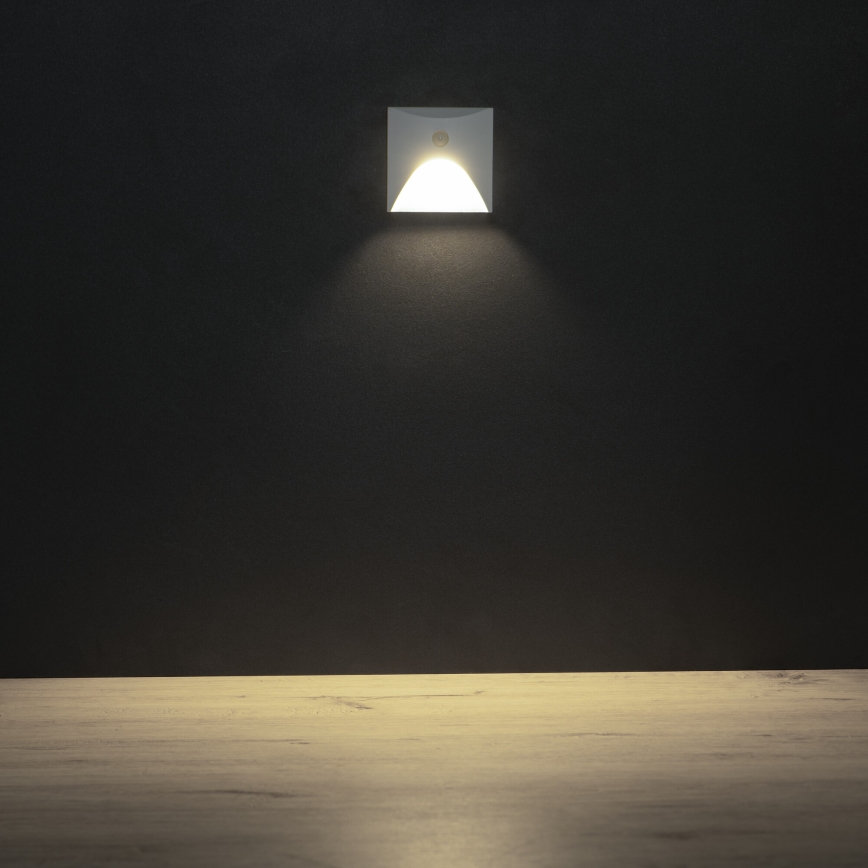 LED-trapparmatur med rörelse- och skymningssensor EXIN LED/2,5W/230V 4000K IP65, vit, fyrkantig