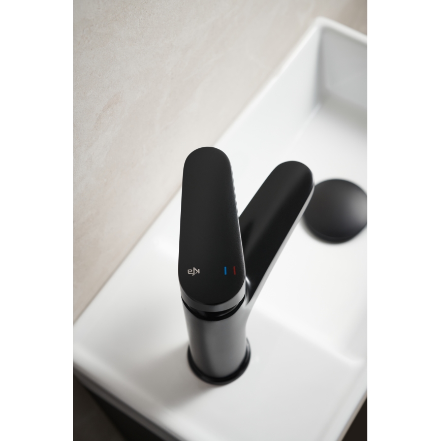 KFA Armatura 5552-815-81 - Tvättställsblandare med bottenventil och överfyllnad OTAVA 15 cm matt svart