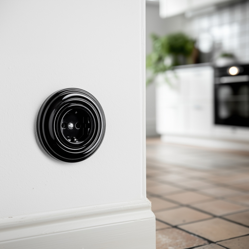 Kliklap - Retro hushållsuttag med SCHUKO-ram, 230 V/16 A, svart