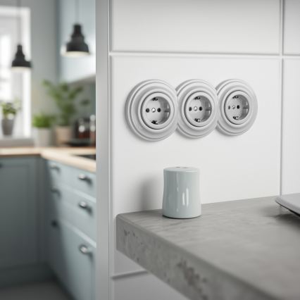 Kliklap - Trefaldigt retro vägguttag för hemmet med ram SCHUKO 230V i vit keramik
