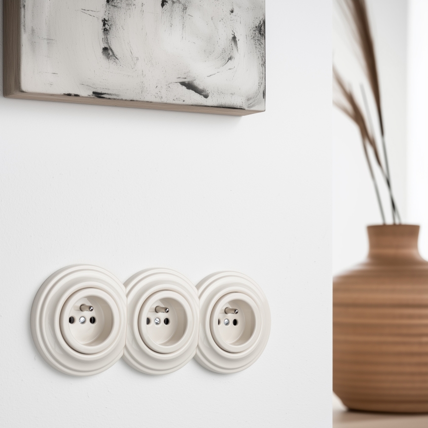 Kliklap - Trippel retro-vägguttag för hemmet med ram, 230 V, beige