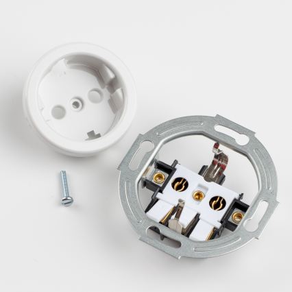 Kliklap - Trippel retro vägguttag med ram, SCHUKO 230 V, snövit