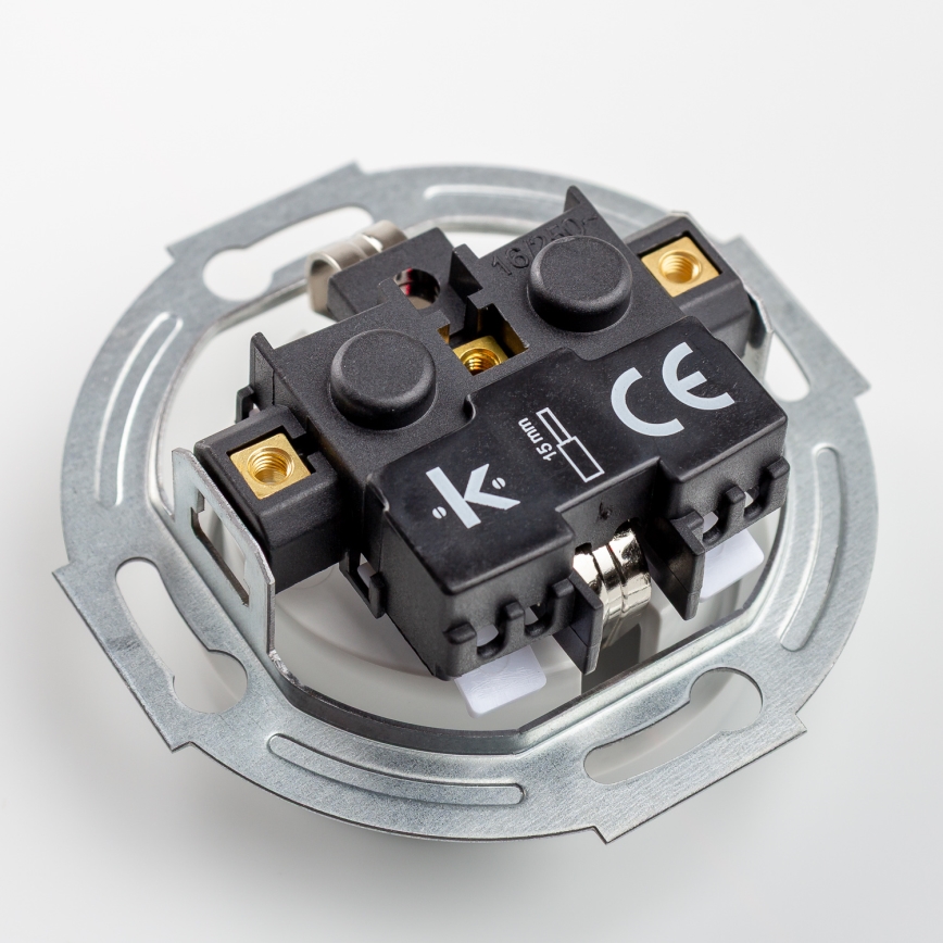 Kliklap - Trippel retro vägguttag med ram, SCHUKO 230 V, snövit