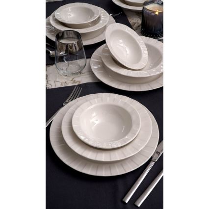 Komplett servis 18 delar i vitt porslin