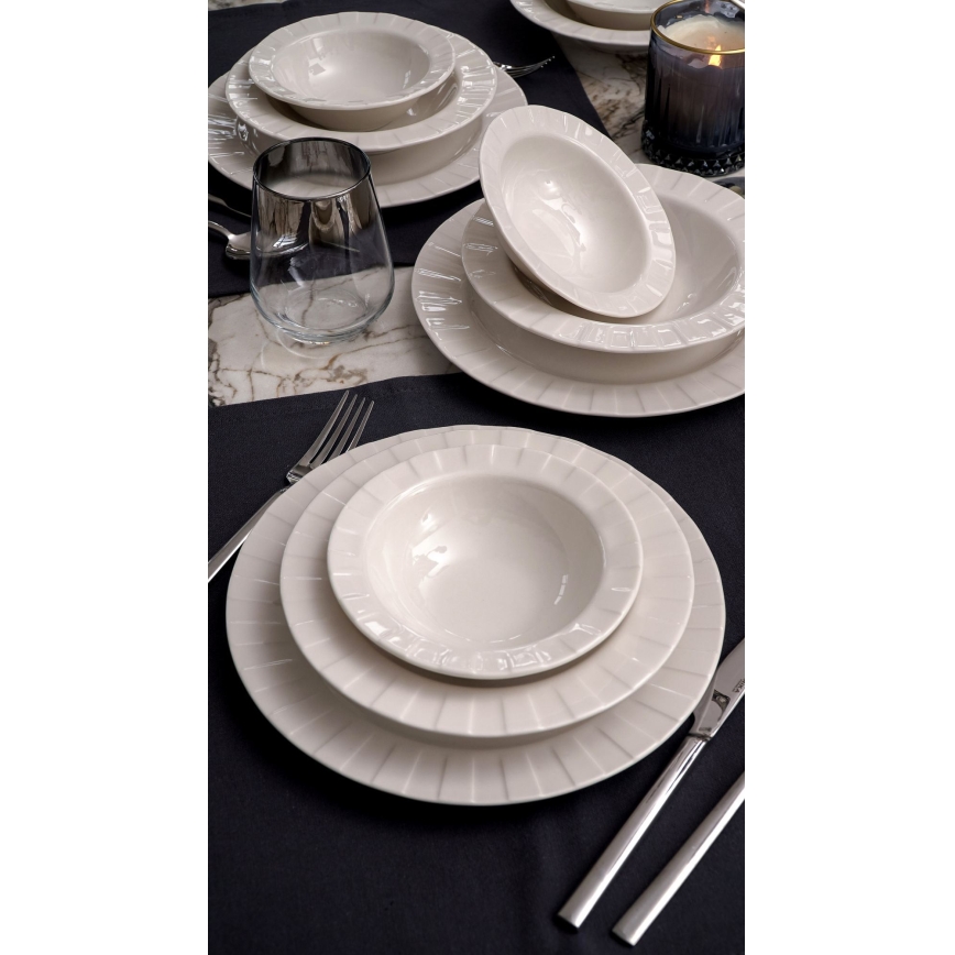 Komplett servis 18 delar i vitt porslin