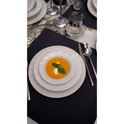 Komplett servis 18 delar i vitt porslin