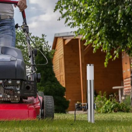 Lampa med sensor för utomhusbruk + 2 uttag SCHUKO 1xE27/60W/230V IP44 60cm matt krom