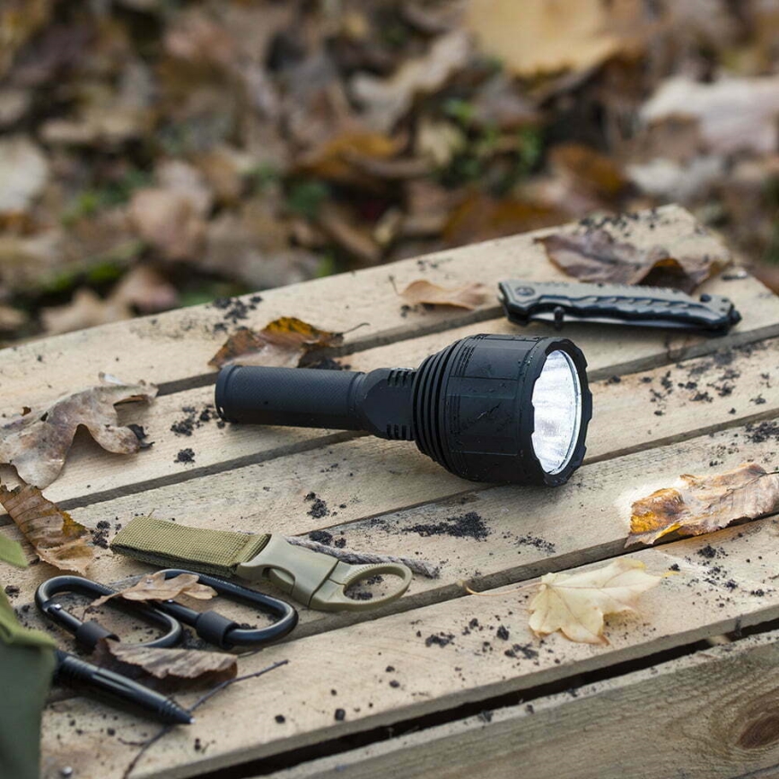 LED Dimbart uppladdningsbart ficklampa LED/30W/5V IPX7 3000 lm 4200 mAh