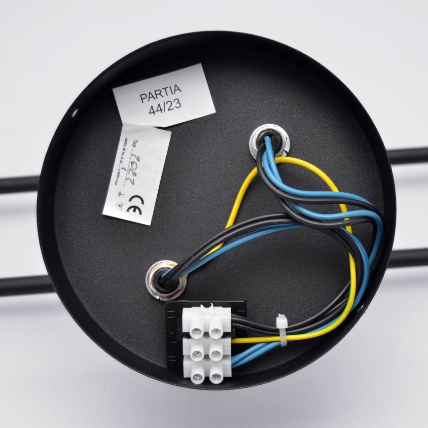 LED fäst ljuskrona CAMBRIDGE 4xE27/8W/230V svart