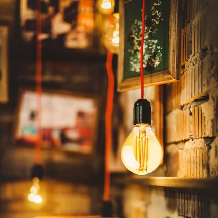 LED glödlampa FILAMENT AMBER P45 E14/4W/230V 2200K