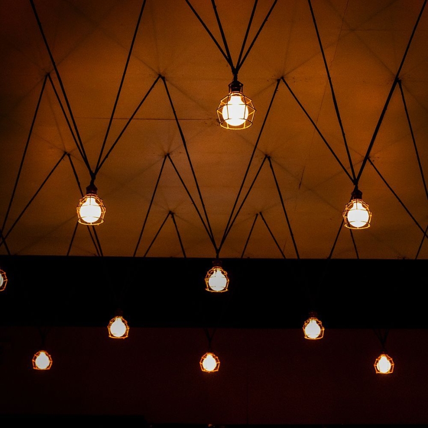 LED glödlampa FILAMENT G95 E27/6W/230V 3000K