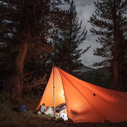 LED Glödlampa med nödläge A70 E27/9W/230V 4000K