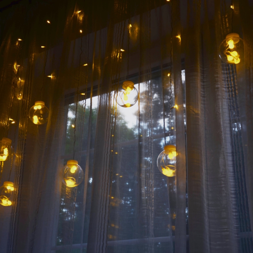 LED julgardin WISH BALLS 108xLED/8 funktioner 4,5 m varmvit