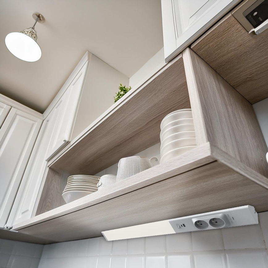 LED lampa för undersidan av köksskåp med lådor och USB portar LED/18W/230V 4000K silver