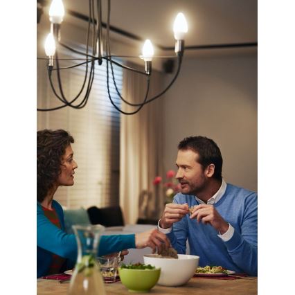 LED ljus Philips E14/4W/230V - ljus milky