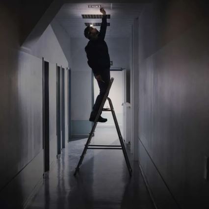 LED Ljusreglerad headlamp med sensor GP DISCOVERY CHW54 LED/3xAAA IPX5