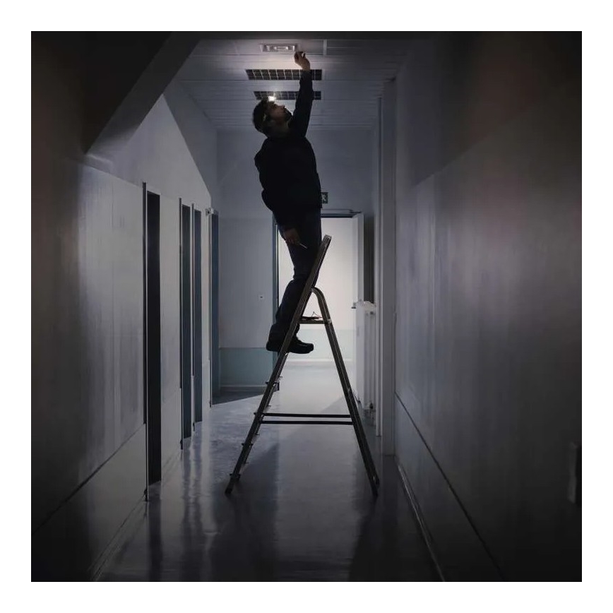 LED Ljusreglerad headlamp med sensor GP DISCOVERY CHW54 LED/3xAAA IPX5