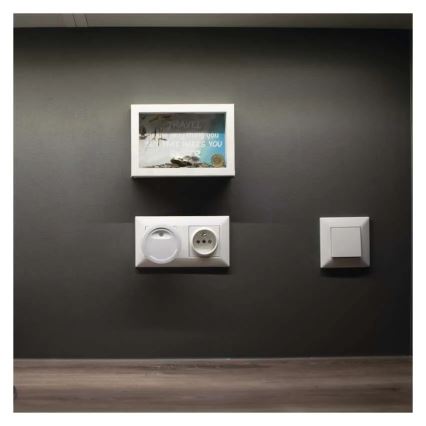 LED nattlampa med skymningssensor LED/0,3W/230V