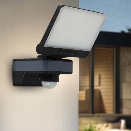 LED-reflektor med rörelsesensor och skymningssensor LED/44W/230V 4200K IP54 svart