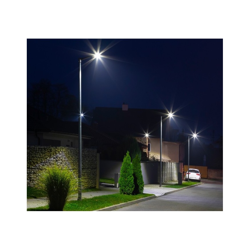 LED-solcellsgatlampa med sensor STREET LED/15W/7,4V 4000K IP65 5400 mAh