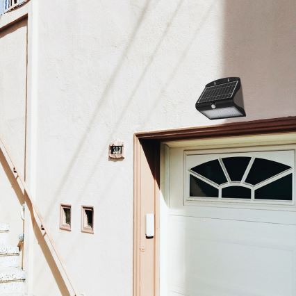 LED Solcellslampa med rörelse- och skymningssensor LED/6,8W/4000 mAh 3,7V IP65