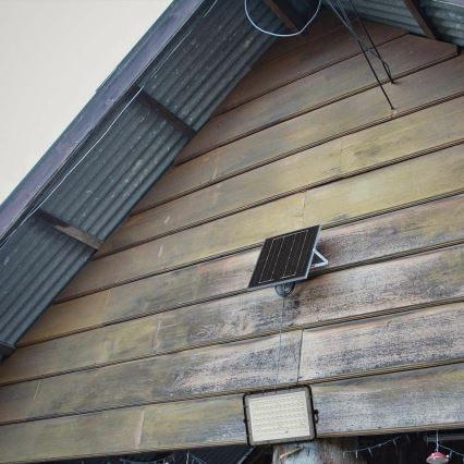 LED Utomhus ljusreglerad solcell strålkastare LED/15W/3,2V IP65 4000K 12000 mAh svart + fjärrkontroll