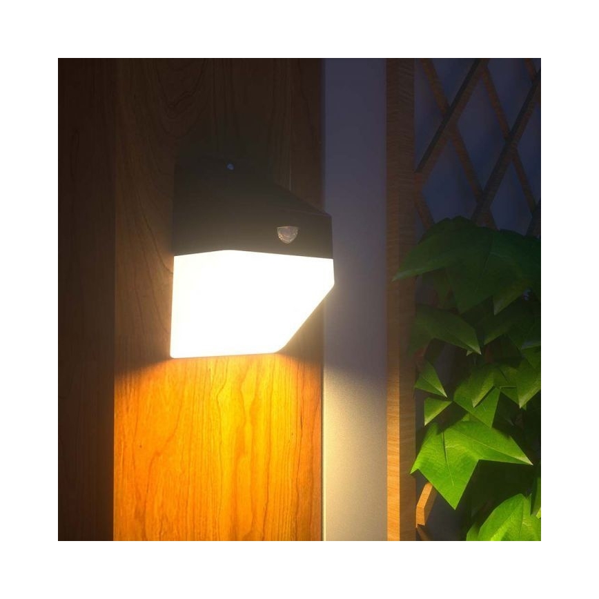 LED Solcellsvägglampa med sensor LED/2W/3,7V 4000K IP65 1200 mAh