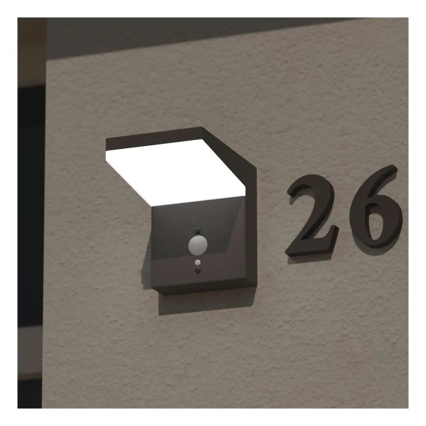 LED solcellsvägglampa med sensor LED/4,4W/3,7V 2200 mAh IP44