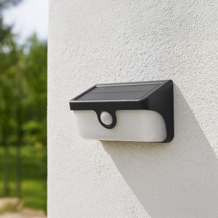 LED solcellsvägglampa med sensor LINK LED/5W/3,7V IP65 svart
