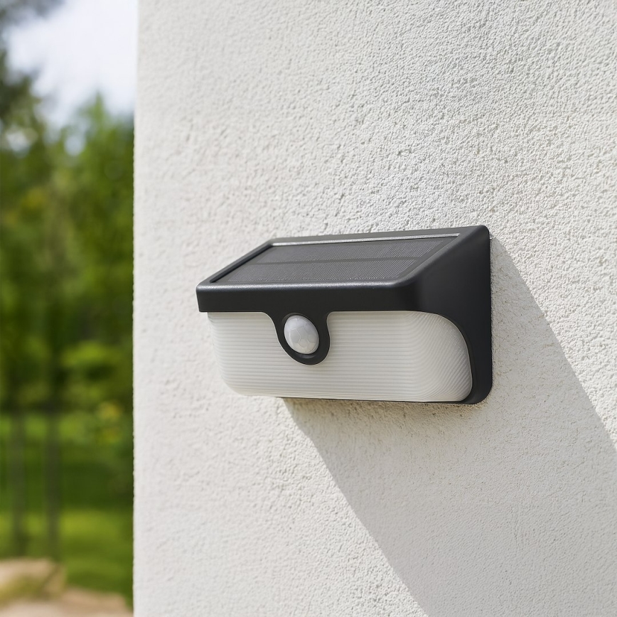 LED solcellsvägglampa med sensor LINK LED/5W/3,7V IP65 svart