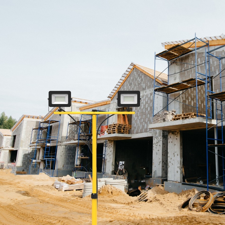 LED-strålkastare med stativ 2xLED/30W/230V 4000K IP44