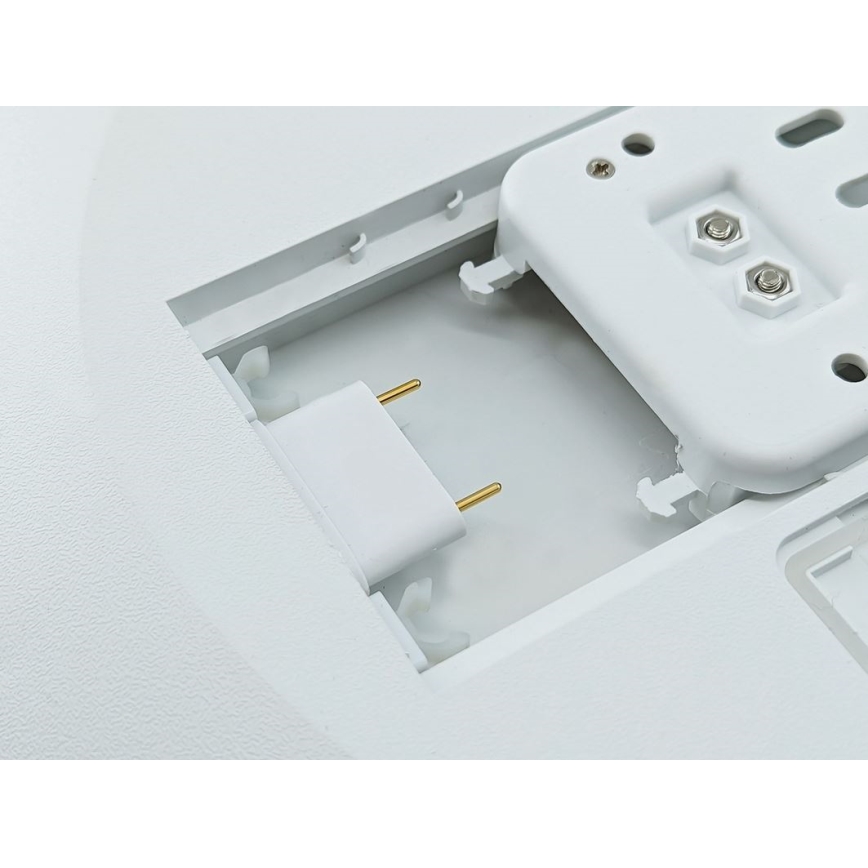 LED ljusreglerad taklampa till badrum SLIDE LED/6/12/18/24W/230V 2900/4000/6200K IP44 vit