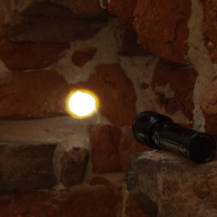 LED Dimbar uppladdningsbar ficklampa med strömbank funktion LED/30W/5V IPX5 1060 glansig 5000 mAh