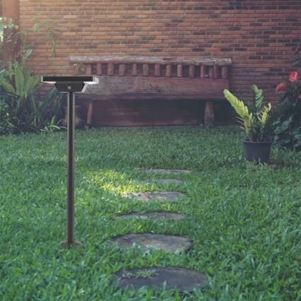 LED utomhus solcellslampa 2i1 LED/2W/3,7V IP65 3000/4000/6500K 2600 mAh