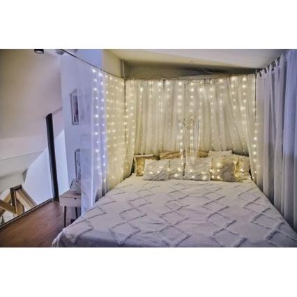 LED-utomhusljusslinga 300xLED/8 funktioner 5,9 m IP44 varmvit