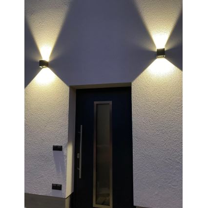 LED Vägglampa för utomhusbruk 2xLED/3W/230V IP54 svart