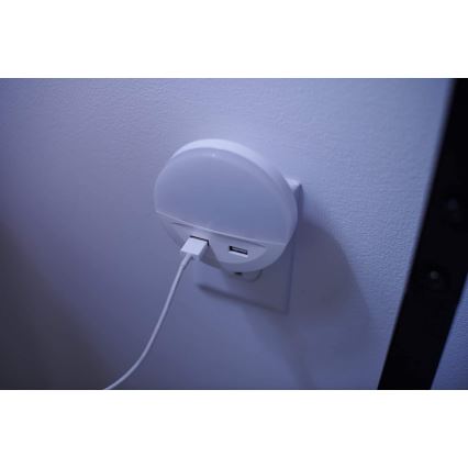 Ledvance - LED Nattlampa för ett eluttag med sensor LUNETTA 2xUSB LED/13W/230V