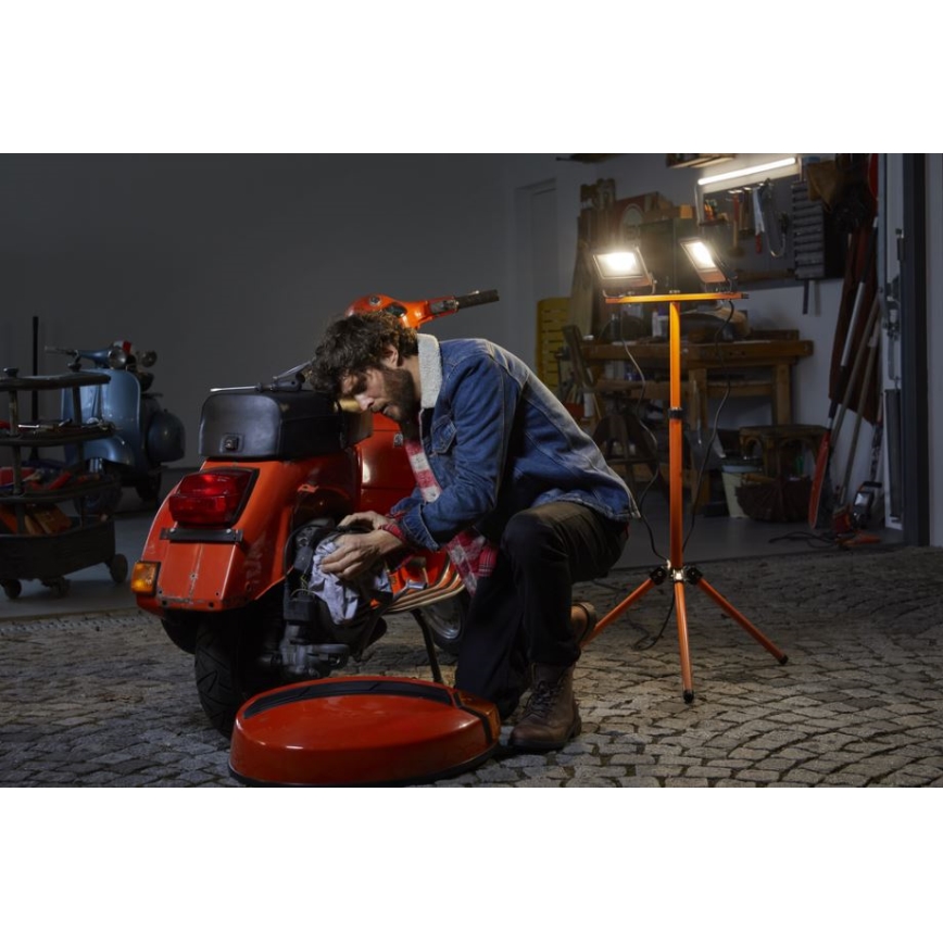 Ledvance - LED Strålkastare med en hållare TRIPOD 2xLED/30W/230V IP65