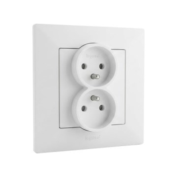 Legrand - Dubbel eluttag för hemmabruk med ram NILOE STEP 250V vit