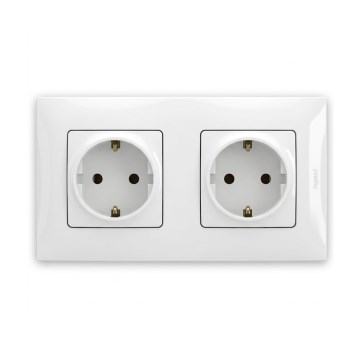 Legrand - Dubbelt SCHUKO-vägguttag för hemmabruk med NILOE-ram 250V vit