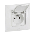 Legrand - Utomhusuttag för hemmabruk med ram NILOE 250V IP44 vitt