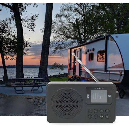 FM-radio med 2 W uteffekt, 5 V driftspänning och 1900 mAh batterikapacitet