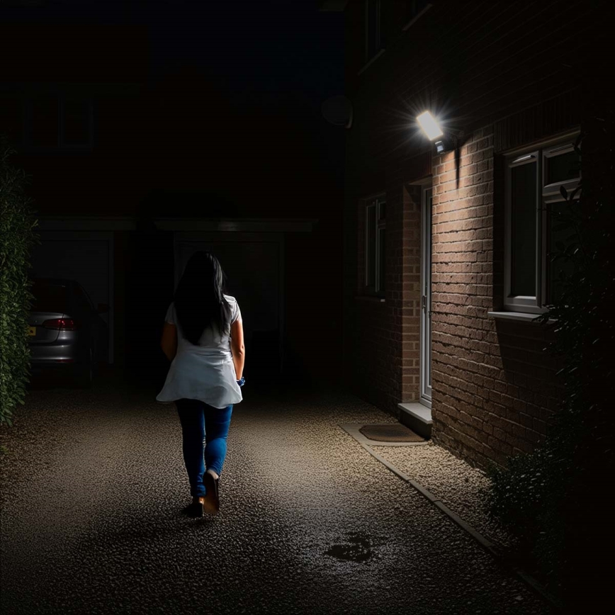 Dimbart LED-strålkastare med rörelsesensor för vägguttag SmartLife LED/20W/230V 3000-6500K IP44 Wi-Fi