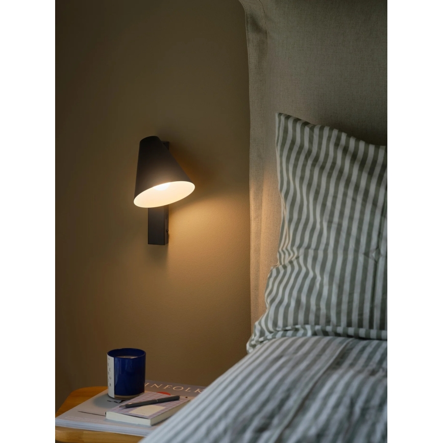 Nordlux - Vägglampa med USB WILMER 1xE14/40W/230V svart