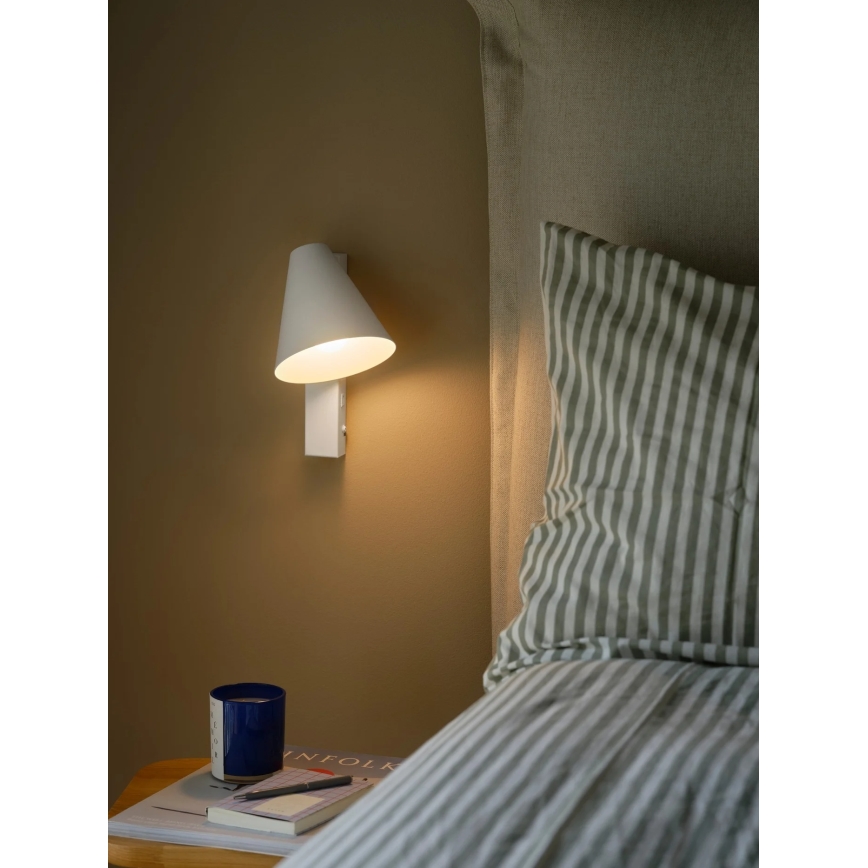 Nordlux - Vägglampa med USB WILMER 1xE14/40W/230V vit