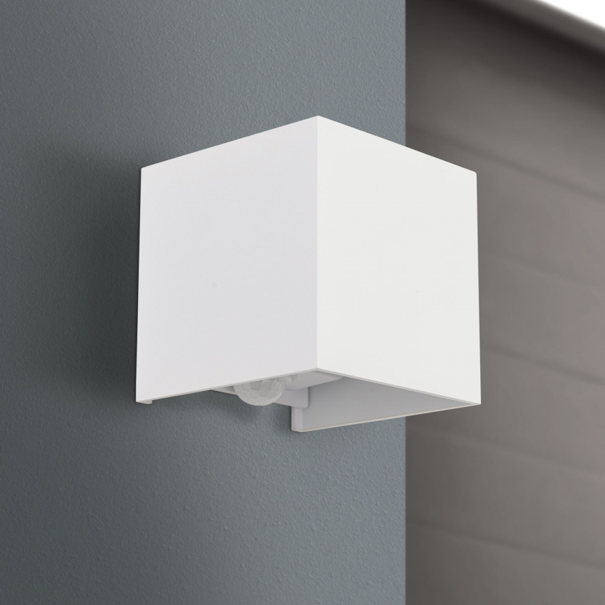 LED Utomhus vägglampa med rörelse- och skymningssensor CUBE-S LED/13W/230V IP54 vit