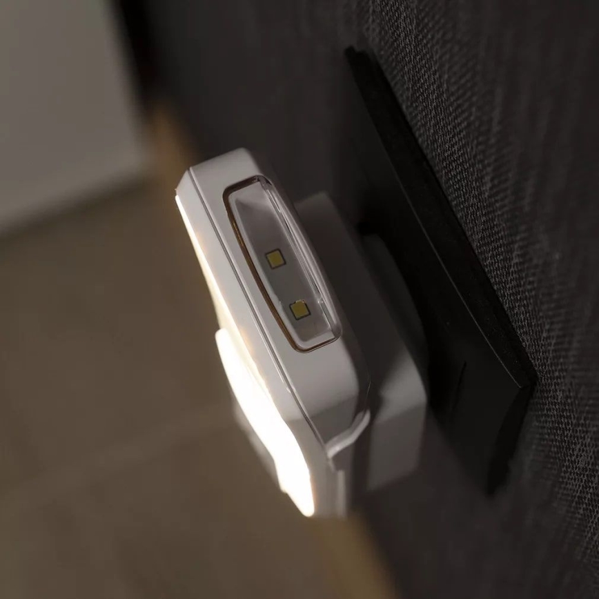 Osram - LED nattlampa för vägguttag med sensor LUNETTA LED/2W/230V