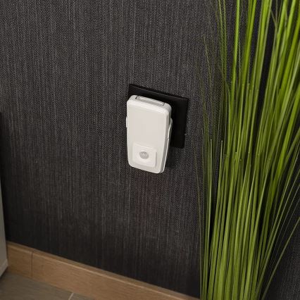Osram - LED nattlampa för vägguttag med sensor LUNETTA LED/2W/230V